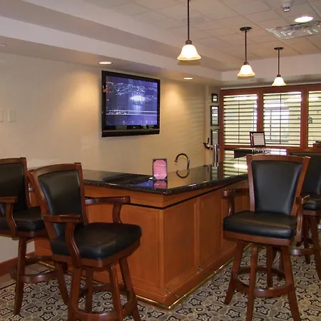Wingate By Wyndham Peoria - Complimentary Area Shuttle