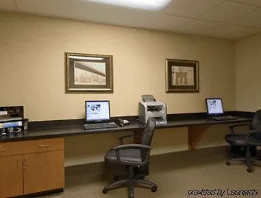 Hotel Wingate By Wyndham - Complimentary Area Shuttle 3*