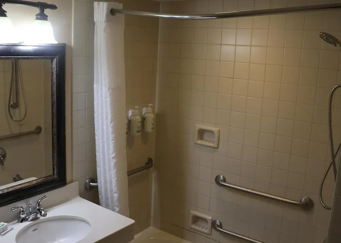 Wingate By Wyndham - Complimentary Area Shuttle Peoria