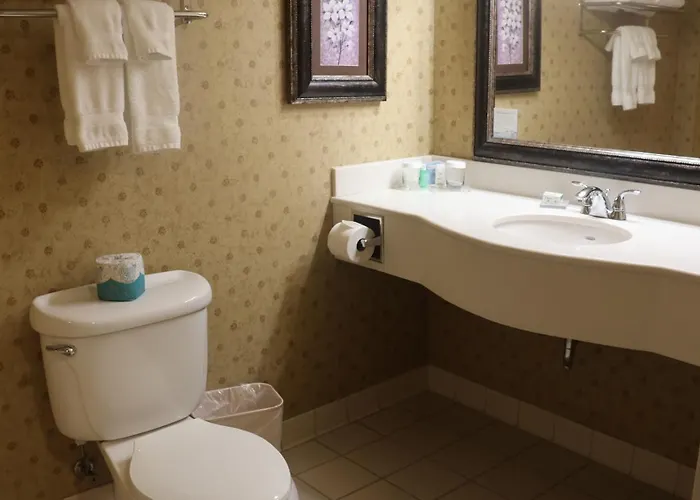 Hotel Wingate By Wyndham - Complimentary Area Shuttle