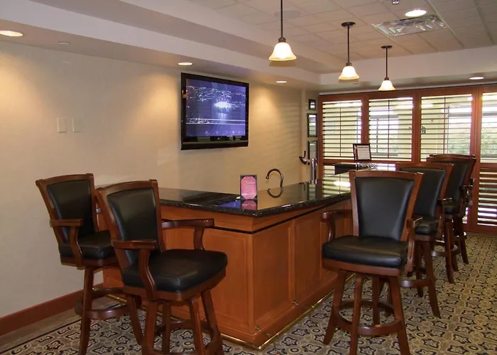 Wingate By Wyndham - Complimentary Area Shuttle 3*