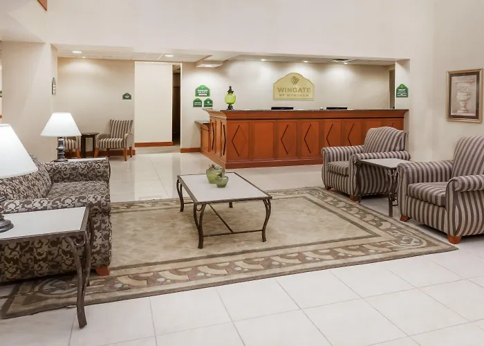 Hotel Wingate By Wyndham - Complimentary Area Shuttle Peoria