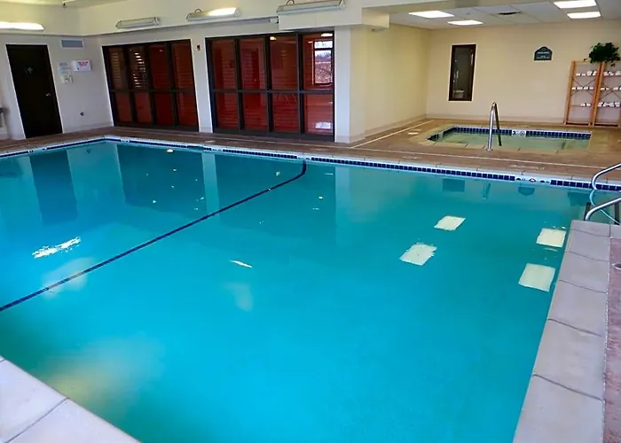 Wingate By Wyndham - Complimentary Area Shuttle Hotel 3*