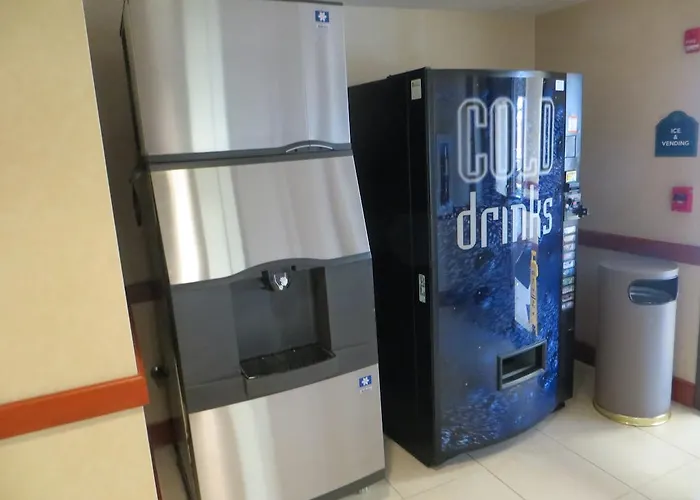 Wingate By Wyndham - Complimentary Area Shuttle Hotel